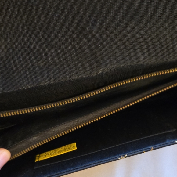 Black and Gold Metallic Floral Embroidered Brocade Clutch - Picture 5 of 6